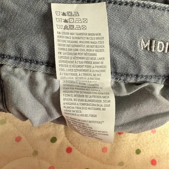 American Eagle Outfitters | Women's Midi Shorts | Faded Blue | US 12 - Picture 6 of 7